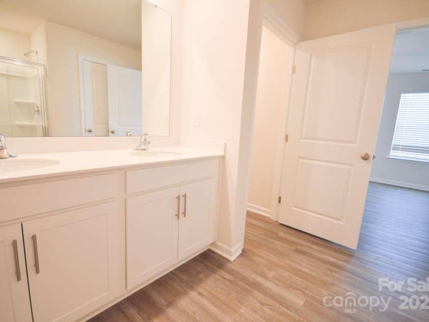 48 Providence Walk Drive, Hendersonville, NC 28792.  MLS# CAR4183906, YatesRealty ID 11207. 