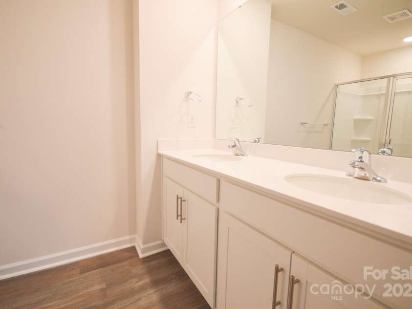 48 Providence Walk Drive, Hendersonville, NC 28792.  MLS# CAR4183906, YatesRealty ID 11207. 