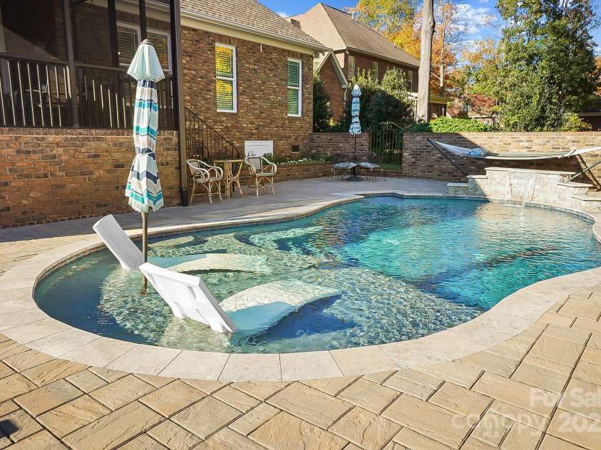 2102 Virginia Ellen Court, Stanley, NC 28164.  MLS# CAR4321172, YatesRealty ID 1121. Enjoy Tanning Ledge w 2 Umbrella Holders