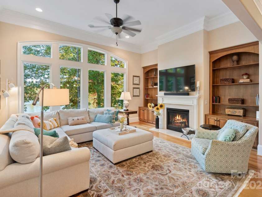 9225 Fair Oak Drive, Sherrills Ford, NC 28673.  MLS# CAR4319433, YatesRealty ID 1121. 