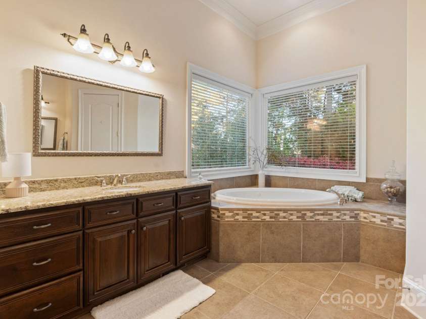 9225 Fair Oak Drive, Sherrills Ford, NC 28673.  MLS# CAR4319433, YatesRealty ID 1121. 