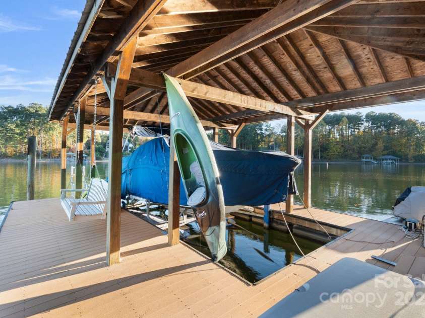 9225 Fair Oak Drive, Sherrills Ford, NC 28673.  MLS# CAR4319433, YatesRealty ID 1121. 
