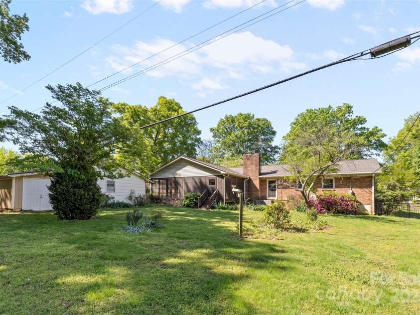 1633 Colony Road, Rock Hill, SC 29730.  MLS# CAR4238948, YatesRealty ID 11210. 