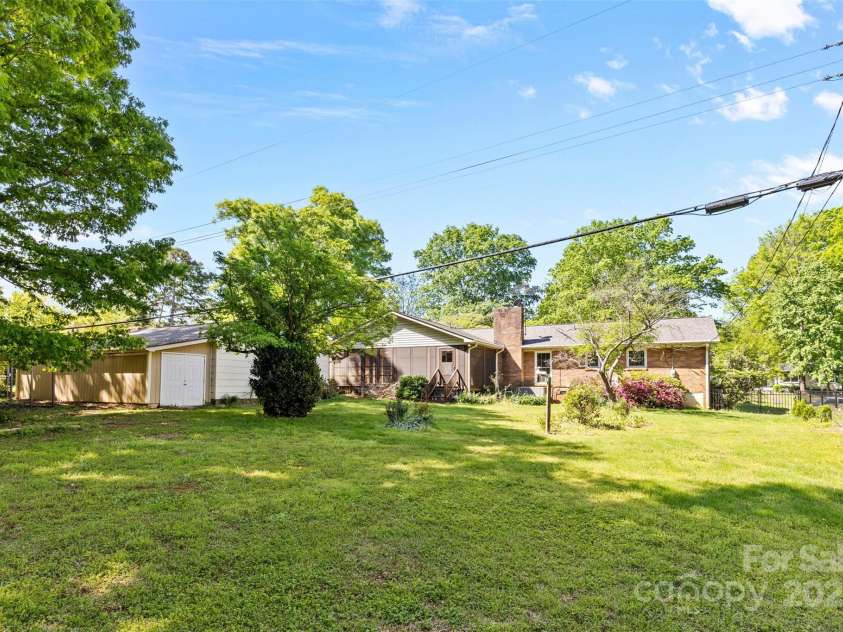 1633 Colony Road, Rock Hill, SC 29730.  MLS# CAR4238948, YatesRealty ID 11210. 