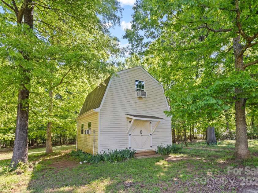 1633 Colony Road, Rock Hill, SC 29730.  MLS# CAR4238948, YatesRealty ID 11210. 