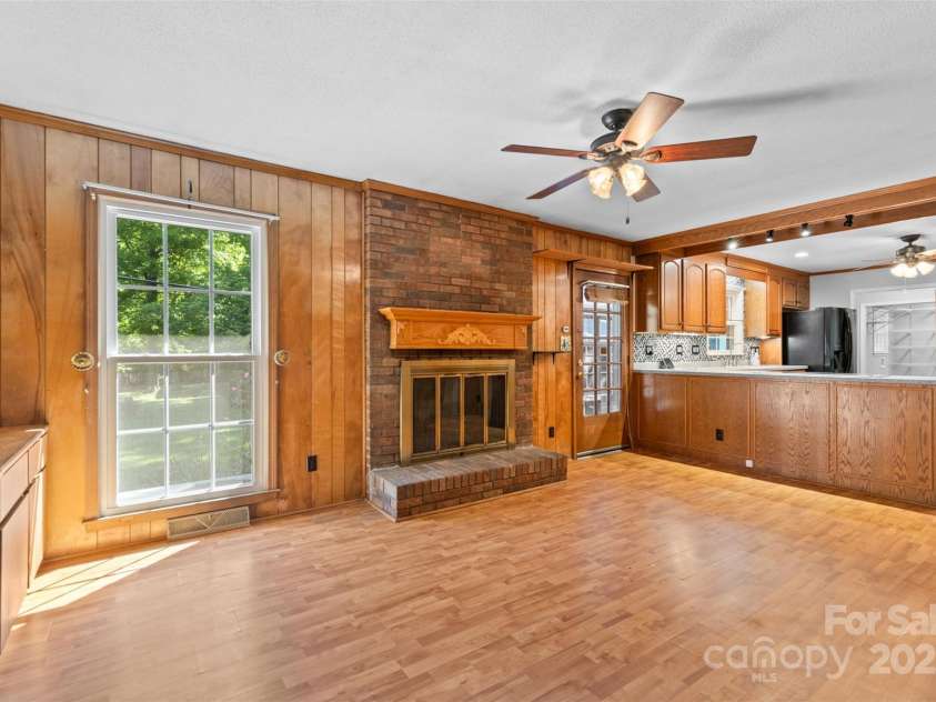 1633 Colony Road, Rock Hill, SC 29730.  MLS# CAR4238948, YatesRealty ID 11210. 
