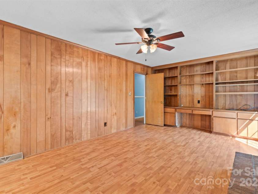 1633 Colony Road, Rock Hill, SC 29730.  MLS# CAR4238948, YatesRealty ID 11210. 