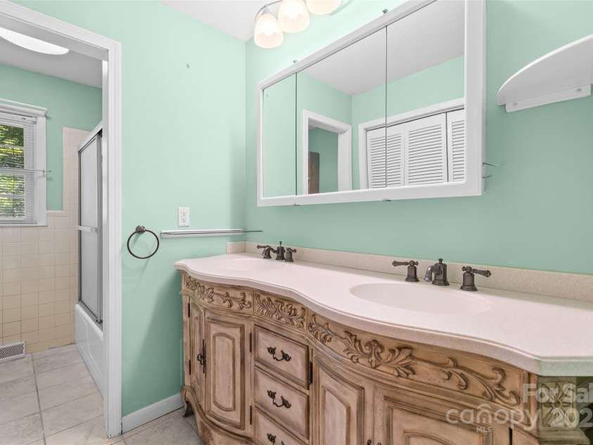 1633 Colony Road, Rock Hill, SC 29730.  MLS# CAR4238948, YatesRealty ID 11210. 