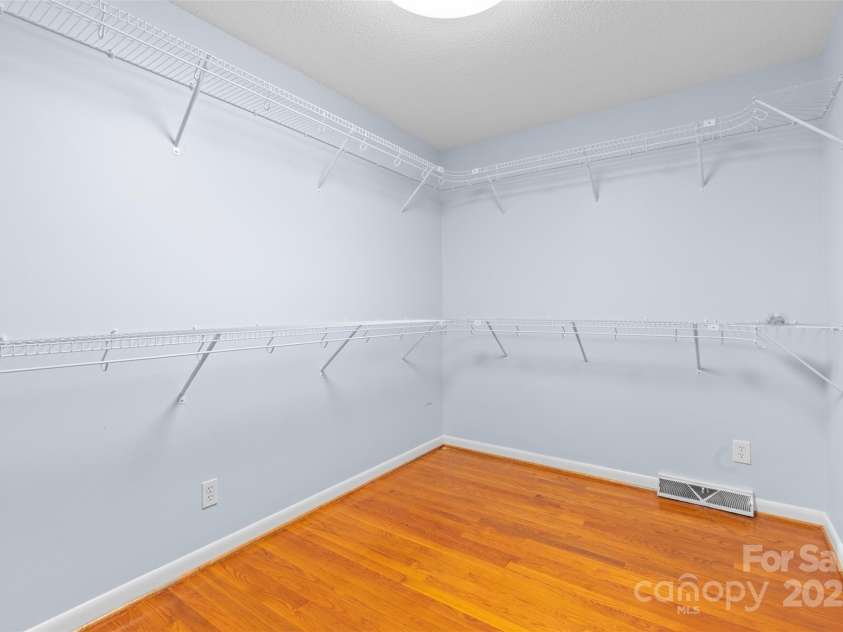 1633 Colony Road, Rock Hill, SC 29730.  MLS# CAR4238948, YatesRealty ID 11210. 