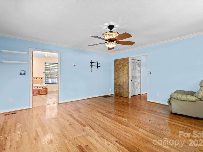 1633 Colony Road, Rock Hill, SC 29730.  MLS# CAR4238948, YatesRealty ID 11210. 