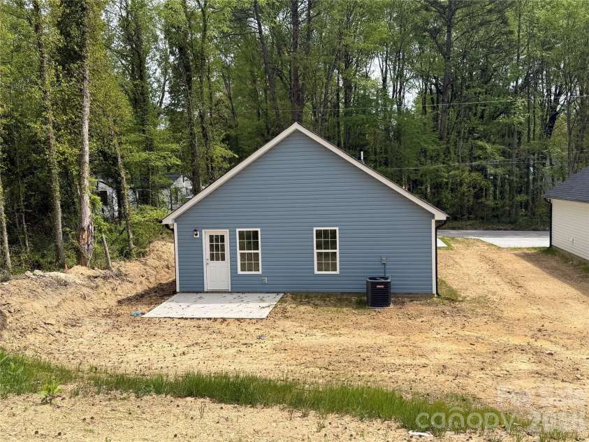 1139 Kenly Street, Salisbury, NC 28144.  MLS# CAR4367119, YatesRealty ID 11211. 