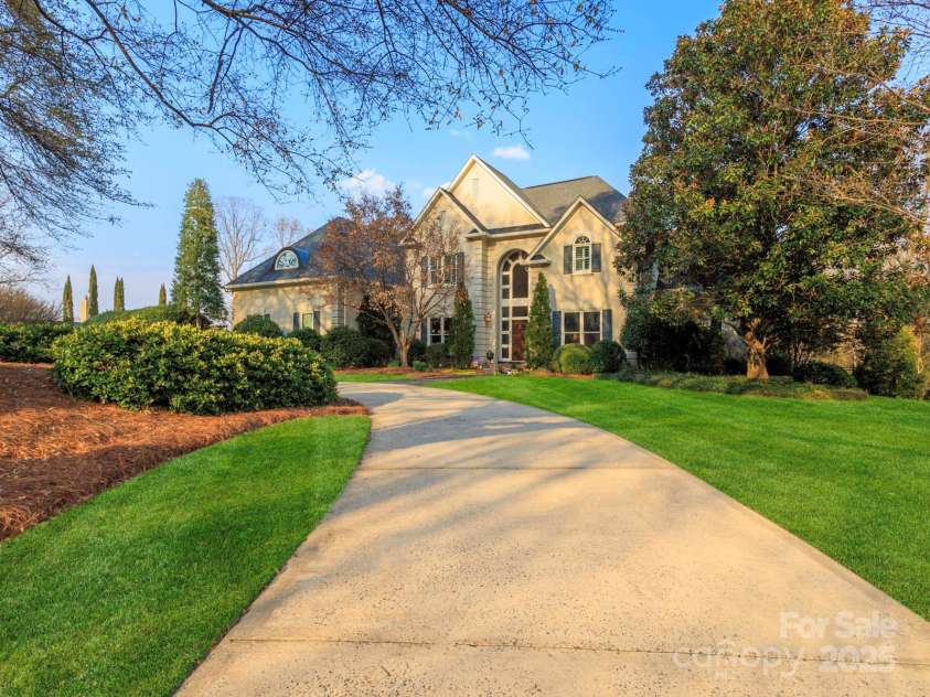 4510 Old Course Drive, Charlotte, NC 28277.  MLS# CAR4235548, YatesRealty ID 11211. 