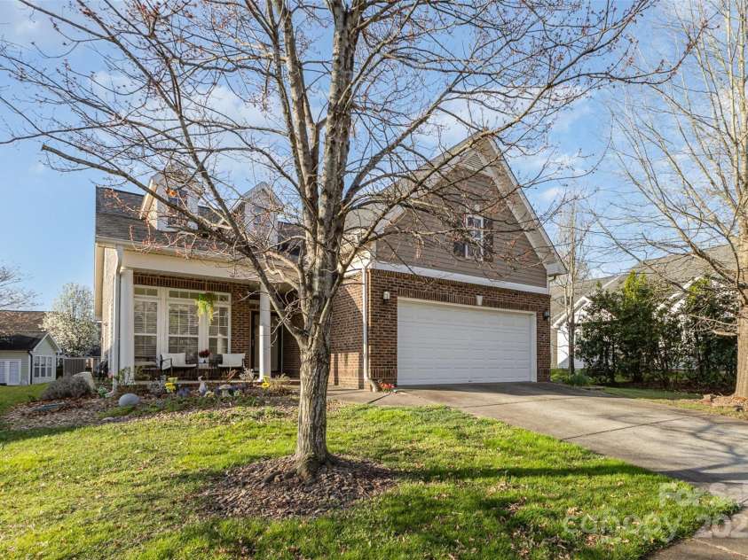 14014 Acorn Creek Lane, Charlotte, NC 28269.  MLS# CAR4234245, YatesRealty ID 11212. 