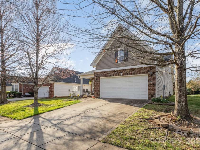 14014 Acorn Creek Lane, Charlotte, NC 28269.  MLS# CAR4234245, YatesRealty ID 11212. 