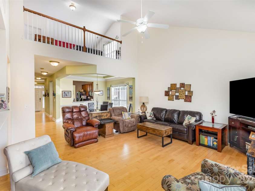 14014 Acorn Creek Lane, Charlotte, NC 28269.  MLS# CAR4234245, YatesRealty ID 11212. 