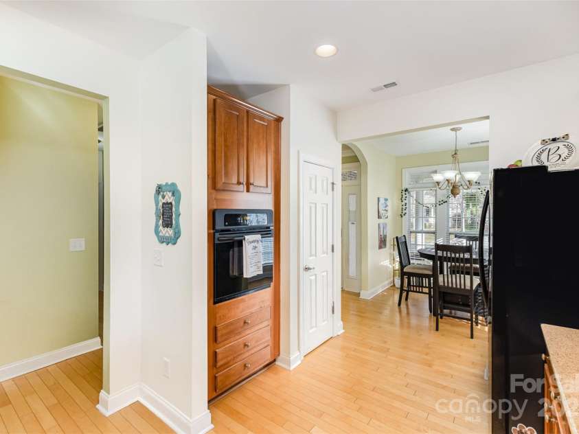 14014 Acorn Creek Lane, Charlotte, NC 28269.  MLS# CAR4234245, YatesRealty ID 11212. 