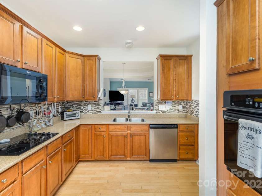 14014 Acorn Creek Lane, Charlotte, NC 28269.  MLS# CAR4234245, YatesRealty ID 11212. 