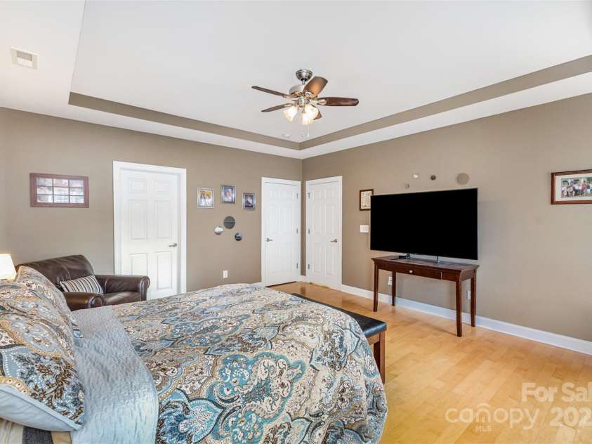 14014 Acorn Creek Lane, Charlotte, NC 28269.  MLS# CAR4234245, YatesRealty ID 11212. 