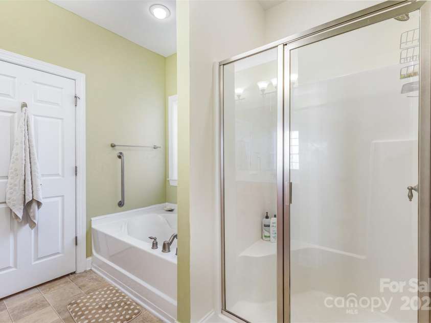 14014 Acorn Creek Lane, Charlotte, NC 28269.  MLS# CAR4234245, YatesRealty ID 11212. 