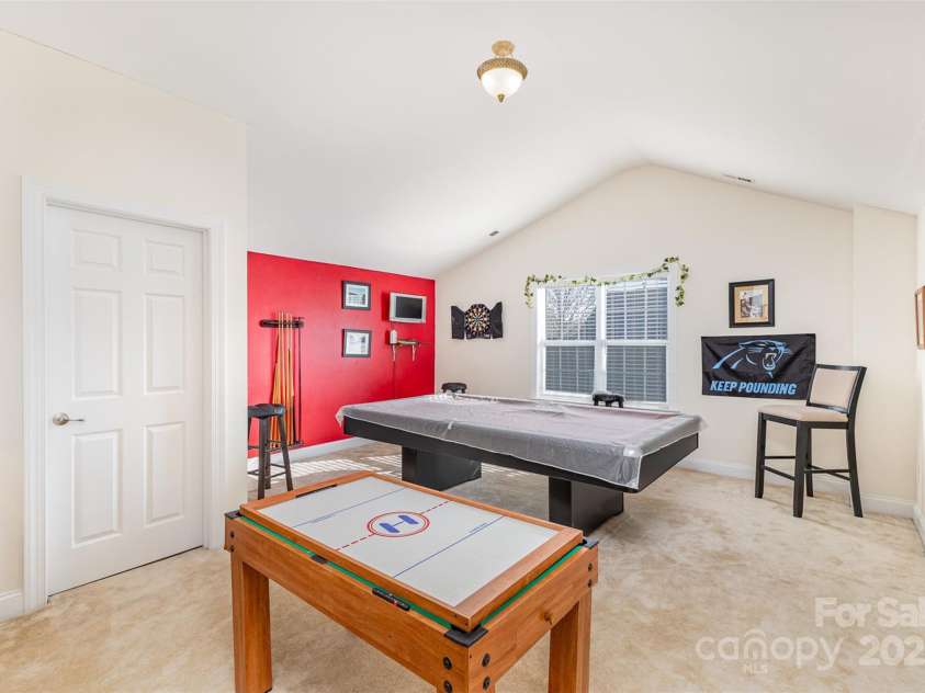 14014 Acorn Creek Lane, Charlotte, NC 28269.  MLS# CAR4234245, YatesRealty ID 11212. 