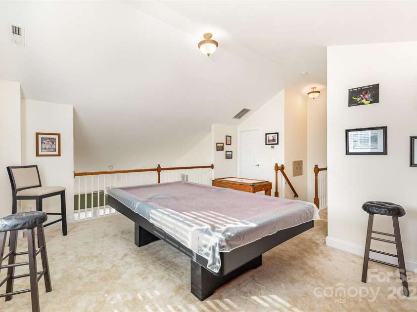 14014 Acorn Creek Lane, Charlotte, NC 28269.  MLS# CAR4234245, YatesRealty ID 11212. 