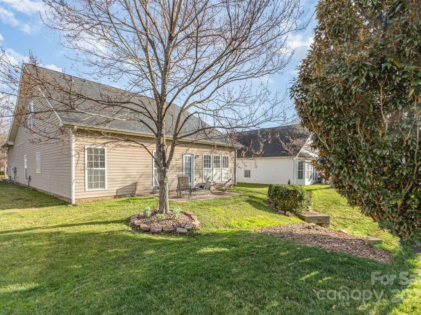 14014 Acorn Creek Lane, Charlotte, NC 28269.  MLS# CAR4234245, YatesRealty ID 11212. 