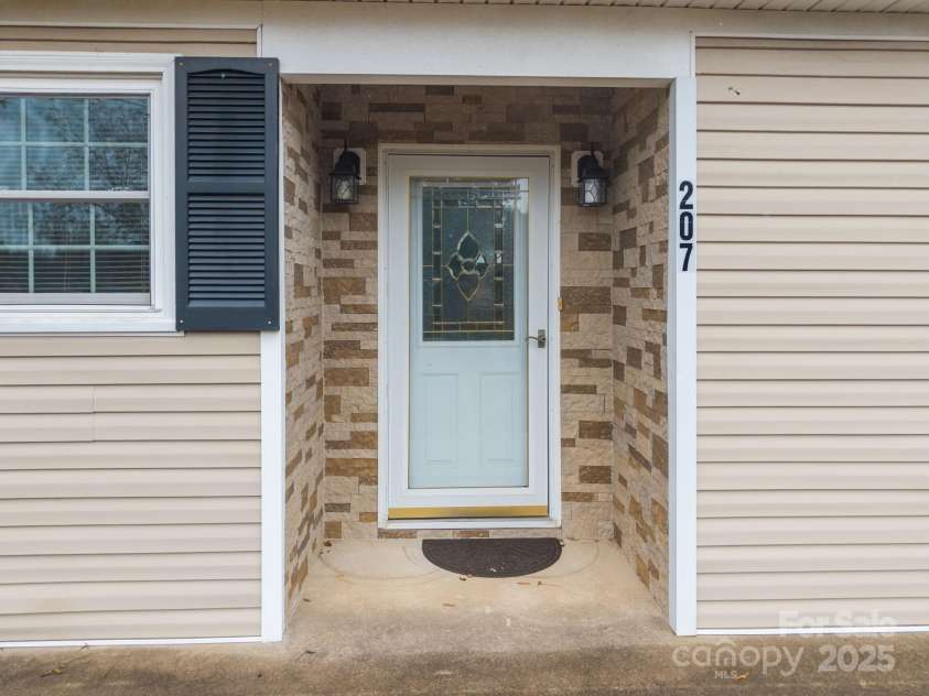 207 Highland Avenue, Concord, NC 28027.  MLS# CAR4314511, YatesRealty ID 11213. 