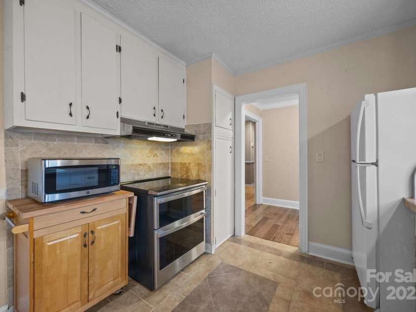 207 Highland Avenue, Concord, NC 28027.  MLS# CAR4314511, YatesRealty ID 11213. 