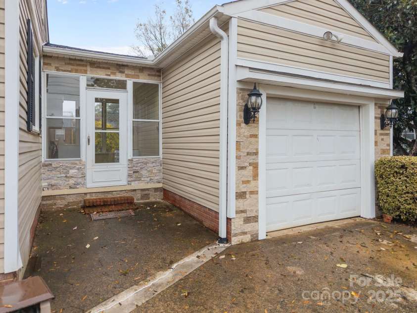 207 Highland Avenue, Concord, NC 28027.  MLS# CAR4314511, YatesRealty ID 11213. 