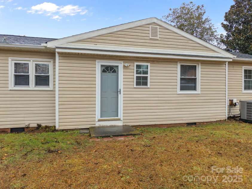 207 Highland Avenue, Concord, NC 28027.  MLS# CAR4314511, YatesRealty ID 11213. 