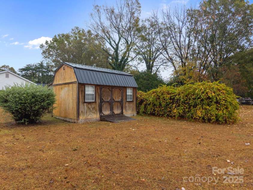 207 Highland Avenue, Concord, NC 28027.  MLS# CAR4314511, YatesRealty ID 11213. 