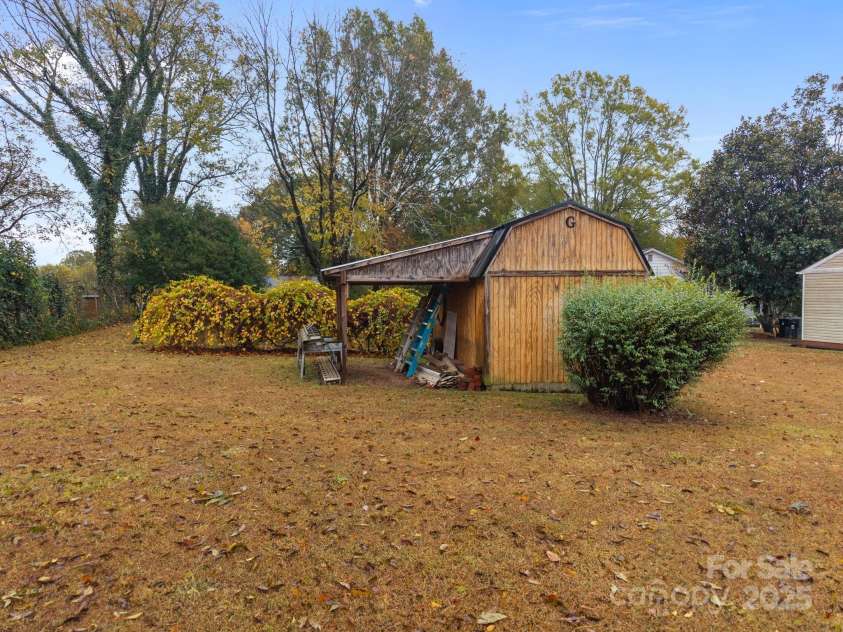 207 Highland Avenue, Concord, NC 28027.  MLS# CAR4314511, YatesRealty ID 11213. 