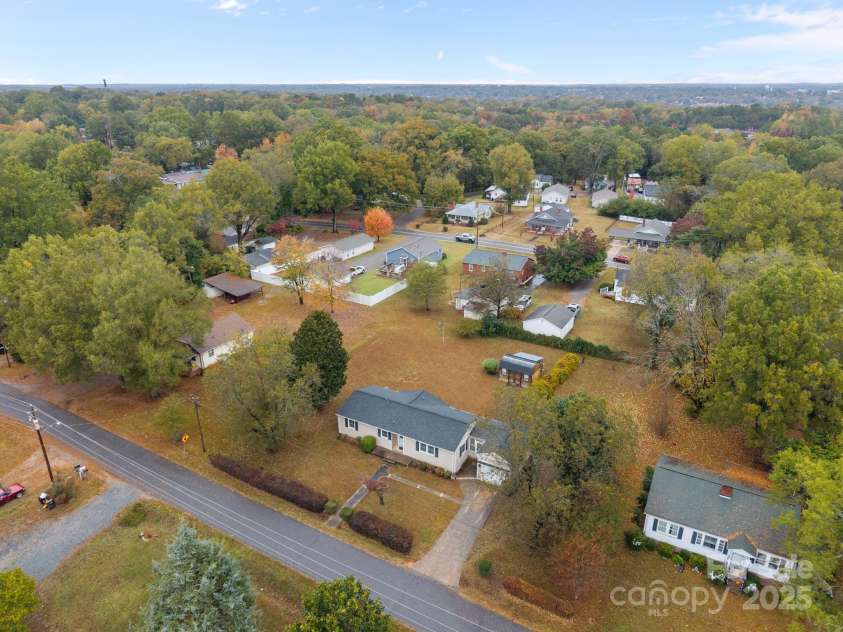 207 Highland Avenue, Concord, NC 28027.  MLS# CAR4314511, YatesRealty ID 11213. 