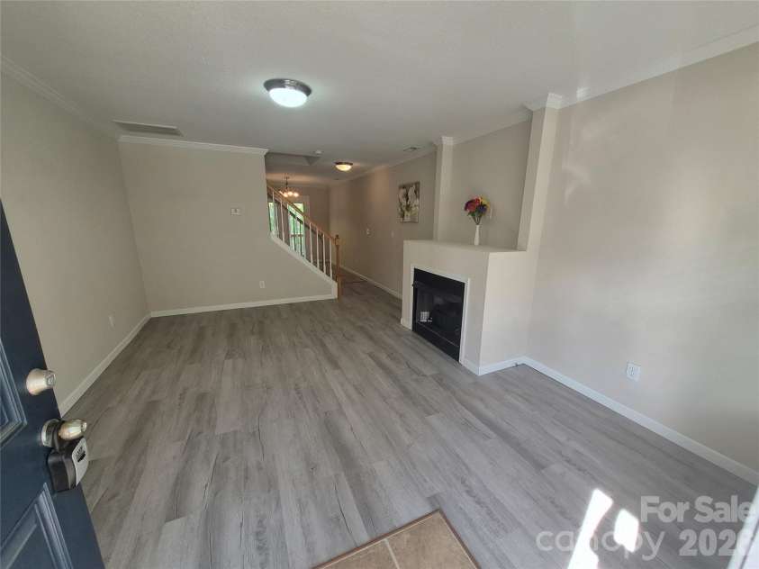149 Alpine Ridge Drive, Asheville, NC 28803.  MLS# CAR4362702, YatesRealty ID 11214. Living room
