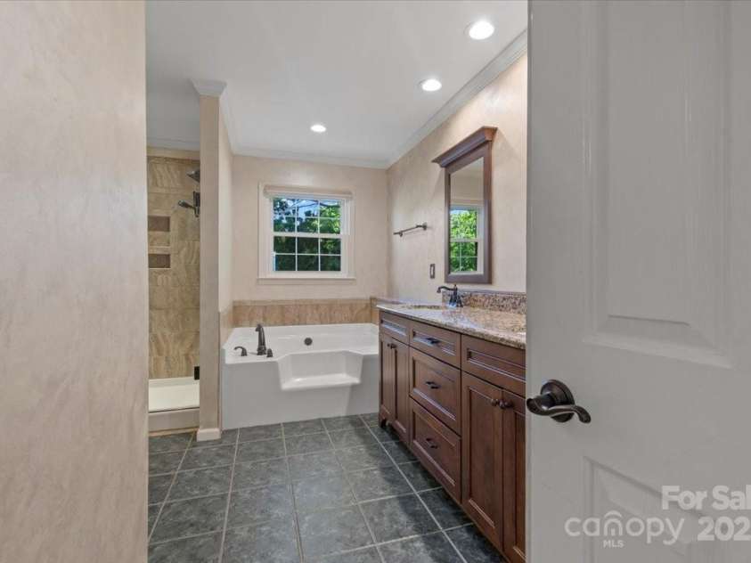 5074 Cobblestone Road, Winston Salem, NC 27106.  MLS# CAR4252000, YatesRealty ID 11214. 