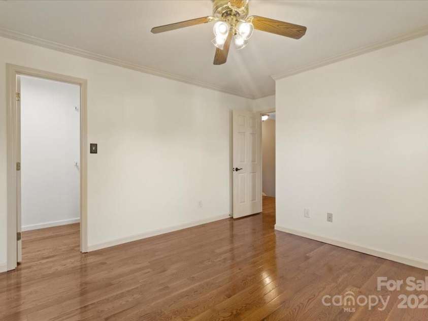 5074 Cobblestone Road, Winston Salem, NC 27106.  MLS# CAR4252000, YatesRealty ID 11214. 