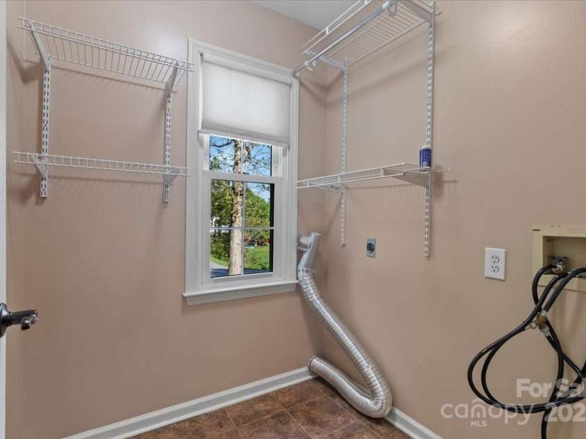 5074 Cobblestone Road, Winston Salem, NC 27106.  MLS# CAR4252000, YatesRealty ID 11214. 