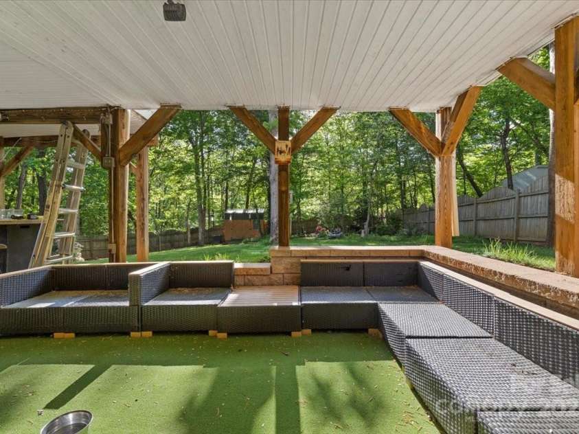 5074 Cobblestone Road, Winston Salem, NC 27106.  MLS# CAR4252000, YatesRealty ID 11214. 