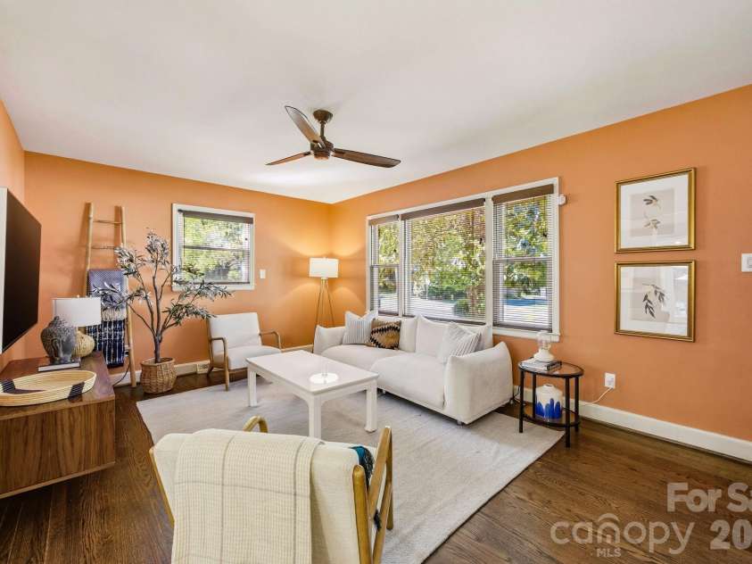 1941 Bentley Place, Charlotte, NC 28205.  MLS# CAR4381660, YatesRealty ID 11215. 