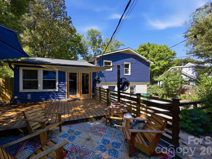1941 Bentley Place, Charlotte, NC 28205.  MLS# CAR4381660, YatesRealty ID 11215. 