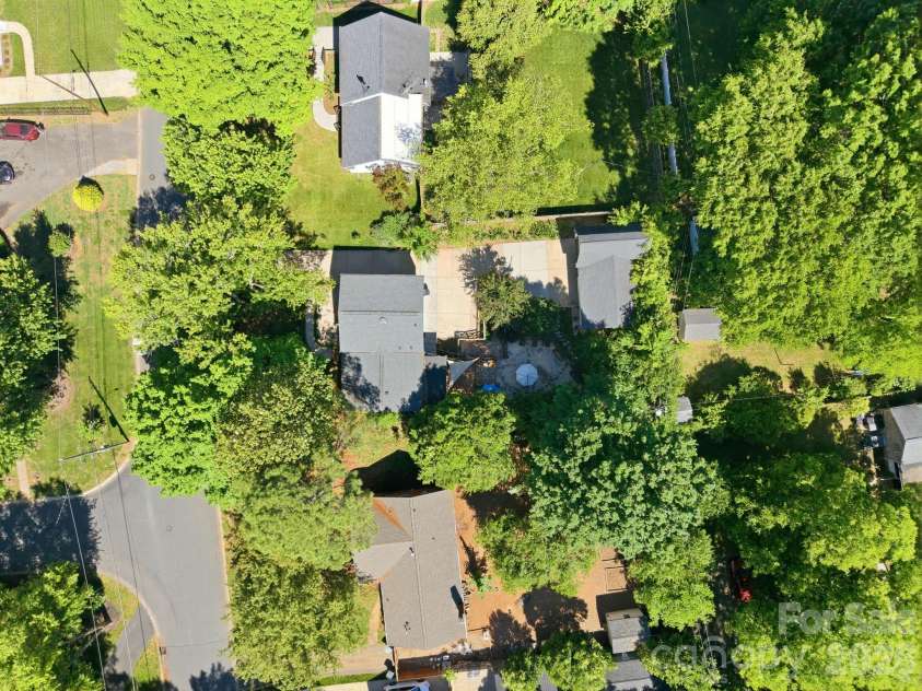 1941 Bentley Place, Charlotte, NC 28205.  MLS# CAR4381660, YatesRealty ID 11215. 