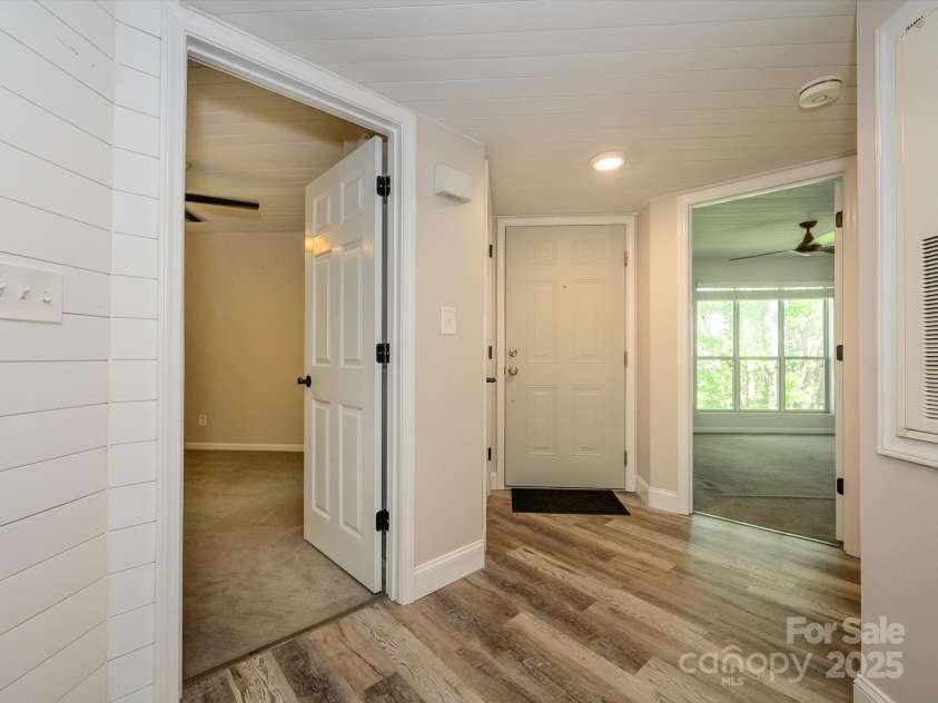 233 Northwest Drive, Davidson, NC 28036.  MLS# CAR4254458, YatesRealty ID 11215. 