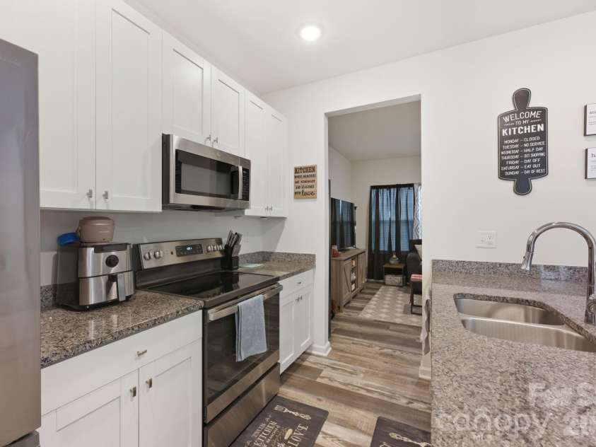 609 Mulberry Street, Statesville, NC 28677.  MLS# CAR4336410, YatesRealty ID 11216. 