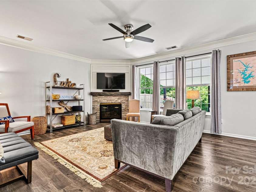 158 Bluffton Road, Mooresville, NC 28115.  MLS# CAR4246592, YatesRealty ID 11218. 