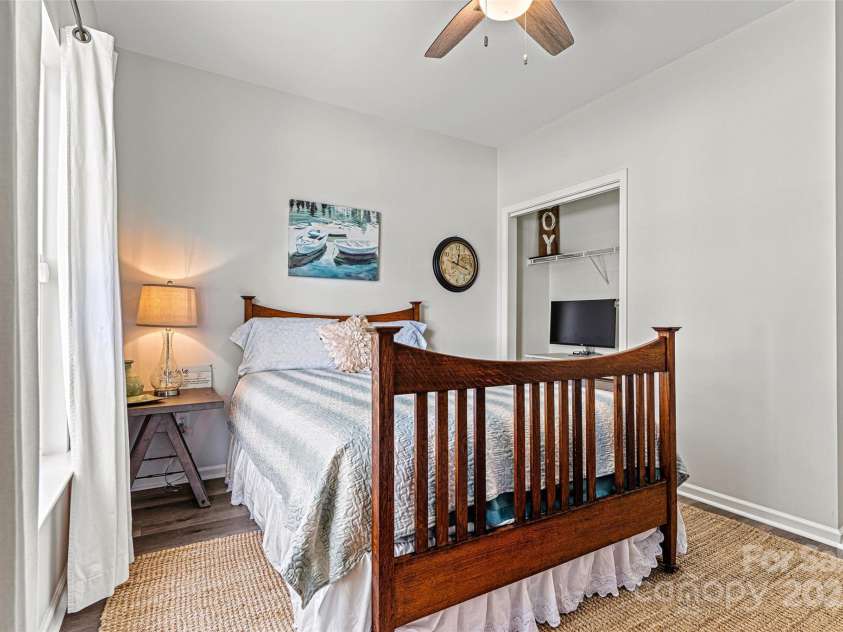 158 Bluffton Road, Mooresville, NC 28115.  MLS# CAR4246592, YatesRealty ID 11218. 