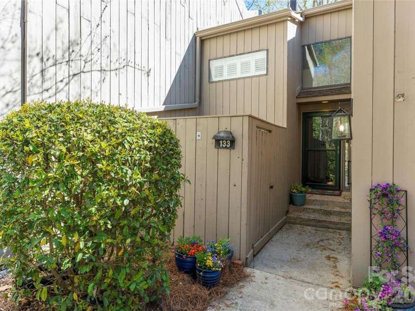 133 Pine Grove Circle, Clover, SC 29710.  MLS# CAR4363171, YatesRealty ID 11219. 