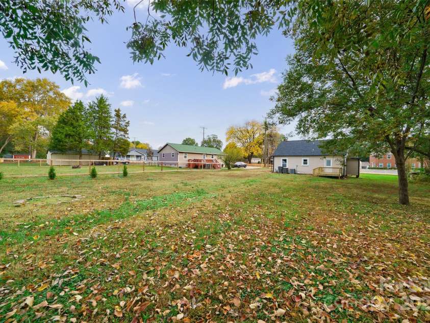 2500 Ridge Avenue, Kannapolis, NC 28083.  MLS# CAR4212413, YatesRealty ID 11219. 