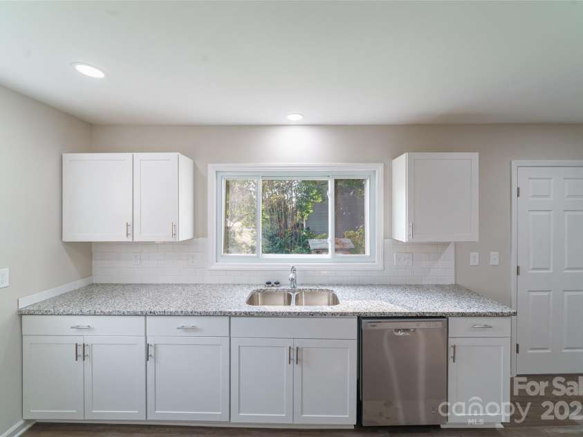 2500 Ridge Avenue, Kannapolis, NC 28083.  MLS# CAR4212413, YatesRealty ID 11219. 