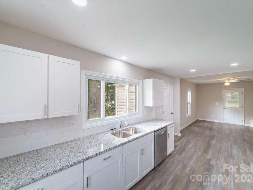 2500 Ridge Avenue, Kannapolis, NC 28083.  MLS# CAR4212413, YatesRealty ID 11219. 