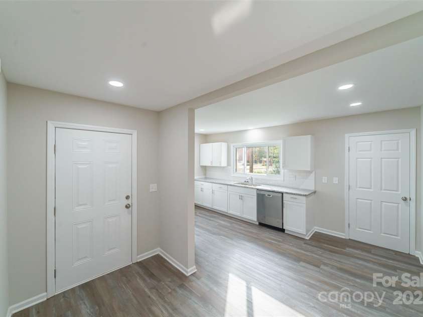 2500 Ridge Avenue, Kannapolis, NC 28083.  MLS# CAR4212413, YatesRealty ID 11219. 